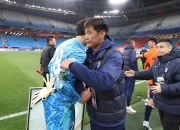 开云APP-包含球队连续失利，教练因战绩不佳备受质疑的词条