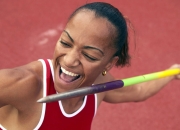 开云体育登录-沙漠绿茵的北欧风暴，当伊拉克坚韧遇上丹麦童话，C罗式领袖力照亮亚洲足球未来