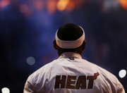 开云APP-新王加冕之路，阿尔卡拉斯ATP总决赛险胜，蒙特卡洛大师赛的火焰在都灵重燃