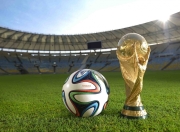 开云体育官网-赛道上的孤勇者，威廉姆斯鏖战雷诺，塞恩斯刷新纪录之夜