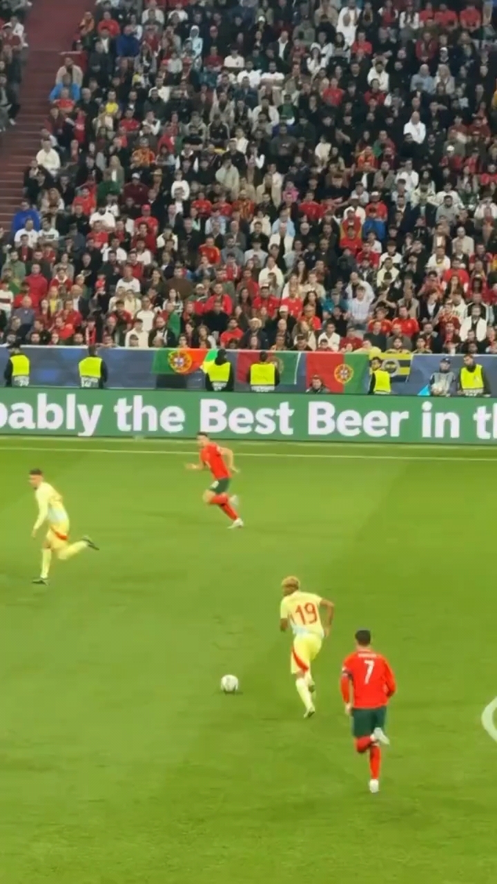 包含哥伦比亚鏖战葡萄牙，格拉利什送出助攻的词条