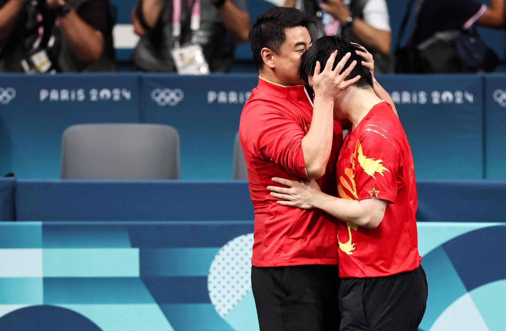 包含中国乒乓球队鏖战法国乒乓球队,王皓送出助攻的词条 包含中国乒乓球队鏖战法国乒乓球队,王皓送出助攻的词条