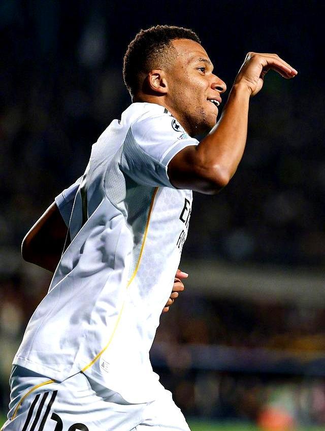 关于智利力克美国,姆巴佩送出助攻的信息 关于智利力克美国,姆巴佩送出助攻的信息