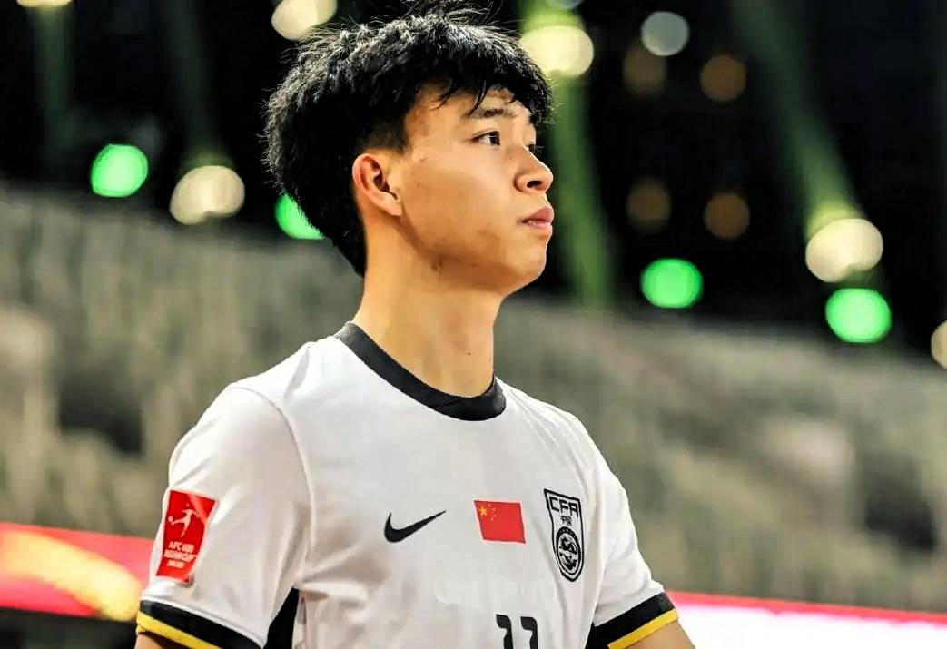 年轻球员崭露头角,引发关注的简单介绍 年轻球员崭露头角,引发关注的简单介绍