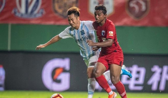 关于天海客场险胜大连一方，全取三分再次领跑的信息