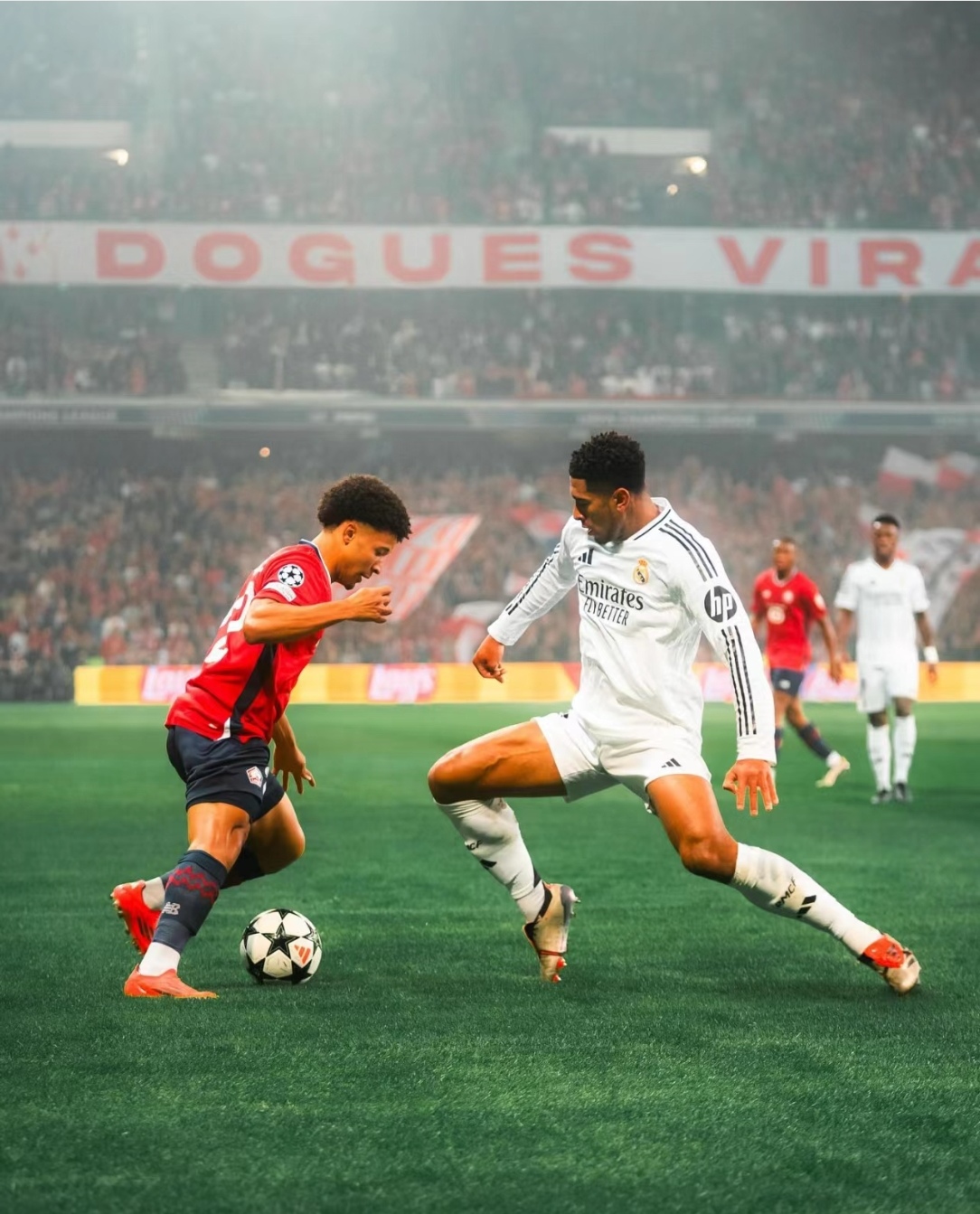 关于足坛巅峰对决,球星云集的豪门之争的信息 关于足坛巅峰对决,球星云集的豪门之争的信息