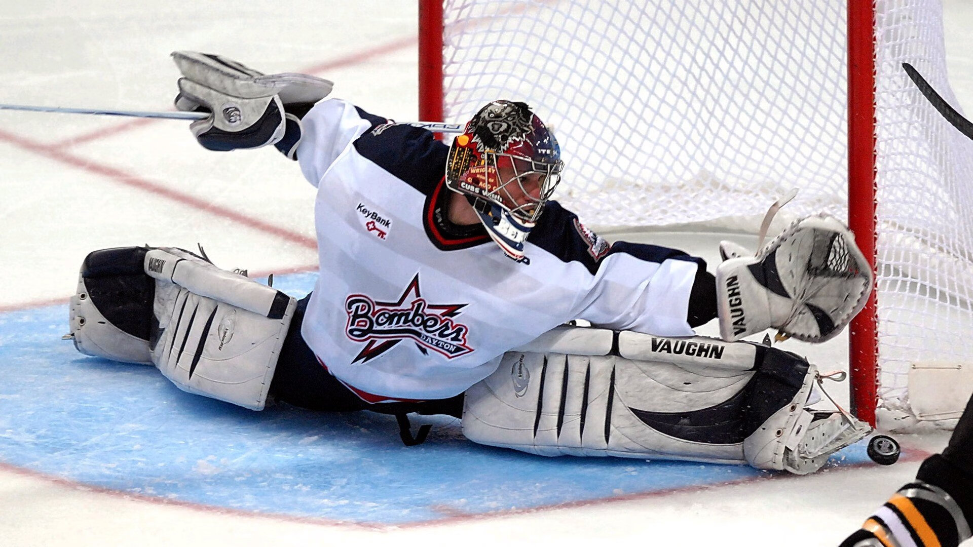 范弗利特爆发！爵士争冠战惊险胜出雄鹿，诠释团队篮球新高度